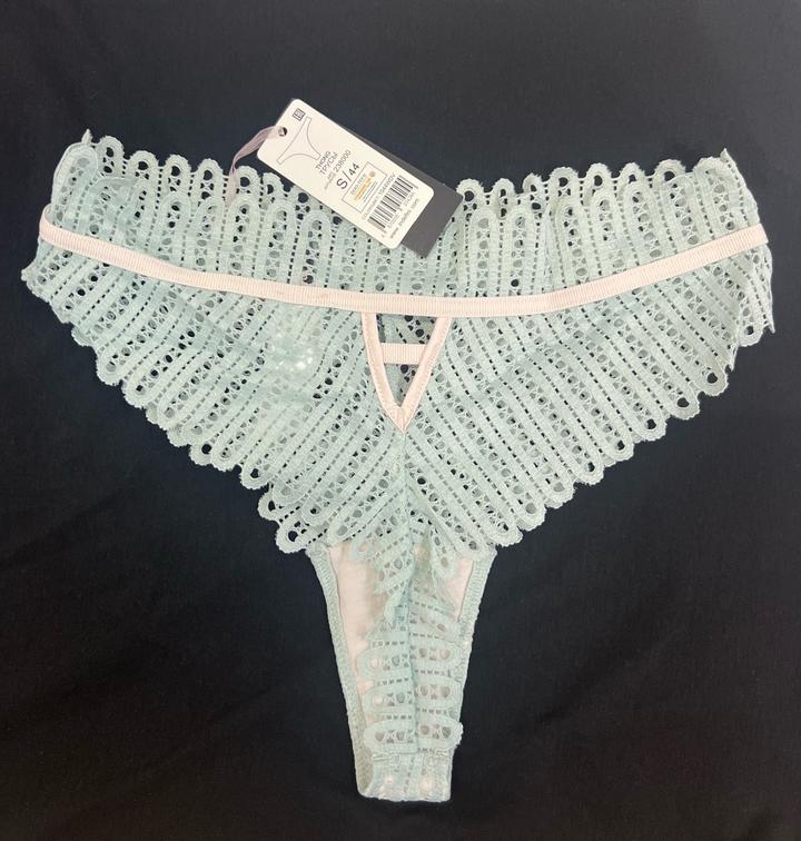 Стринги Indefini