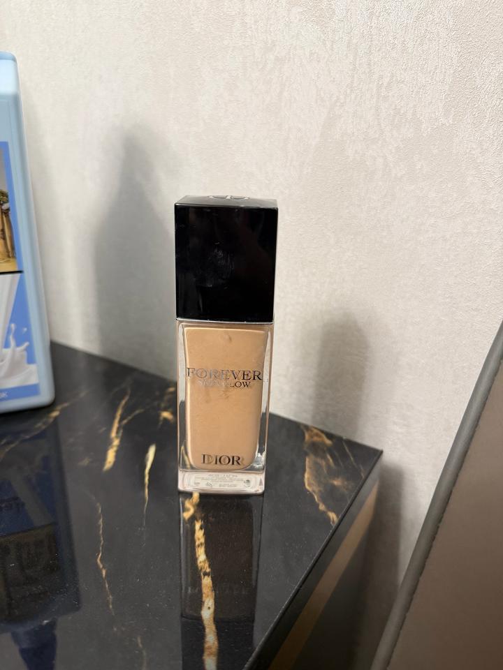 Тональный крем от DIOR