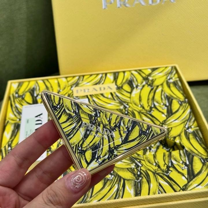 Зеркальце Prada Beaute