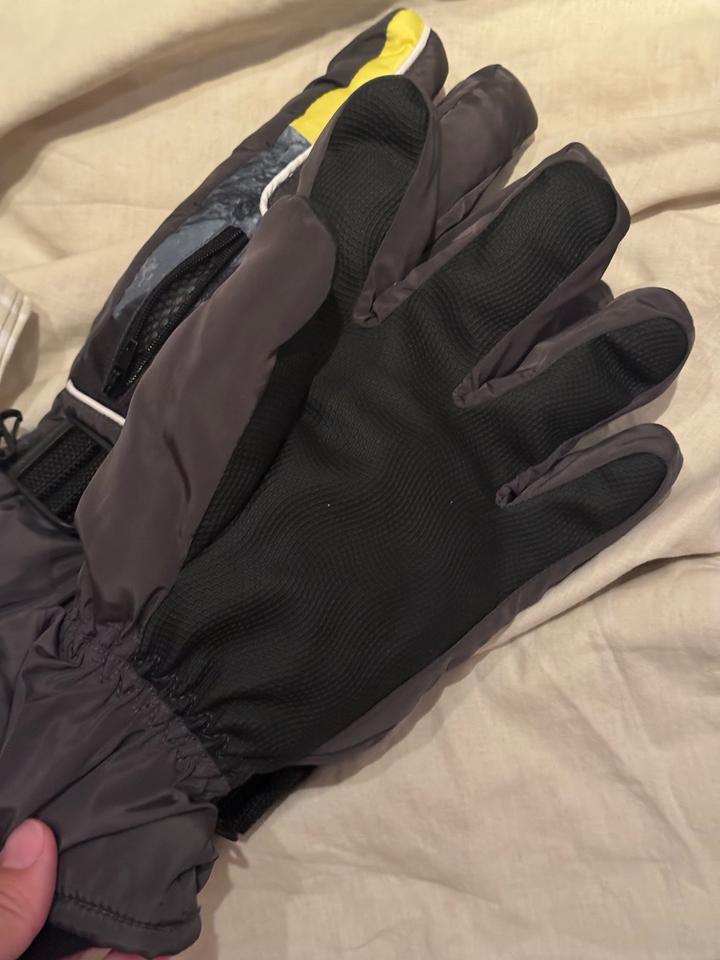 горнолыжные перчатки