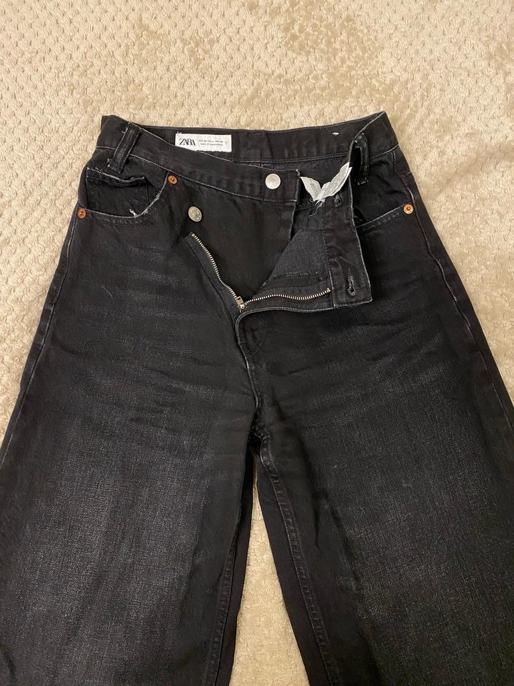 Черные джинсы Zara