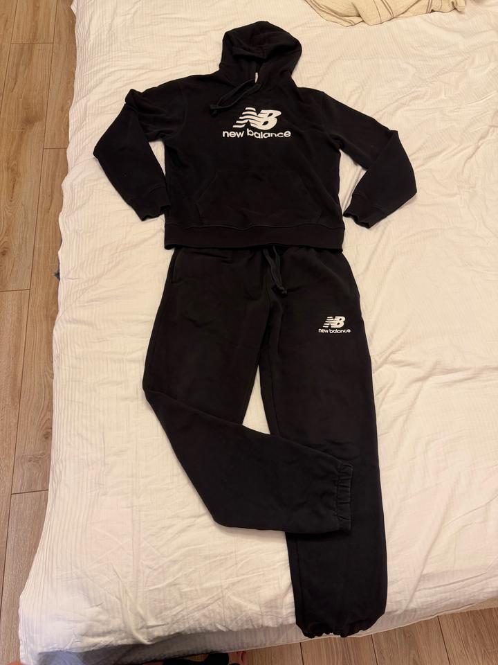 Спортивный костюм New Balance