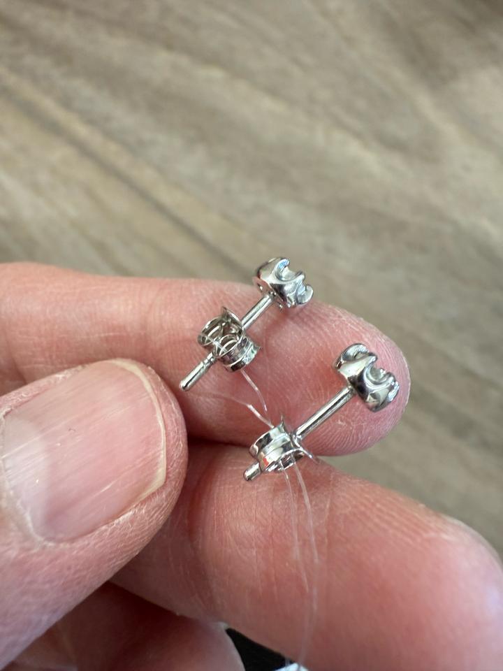 Пусеты натуральный бриллиант