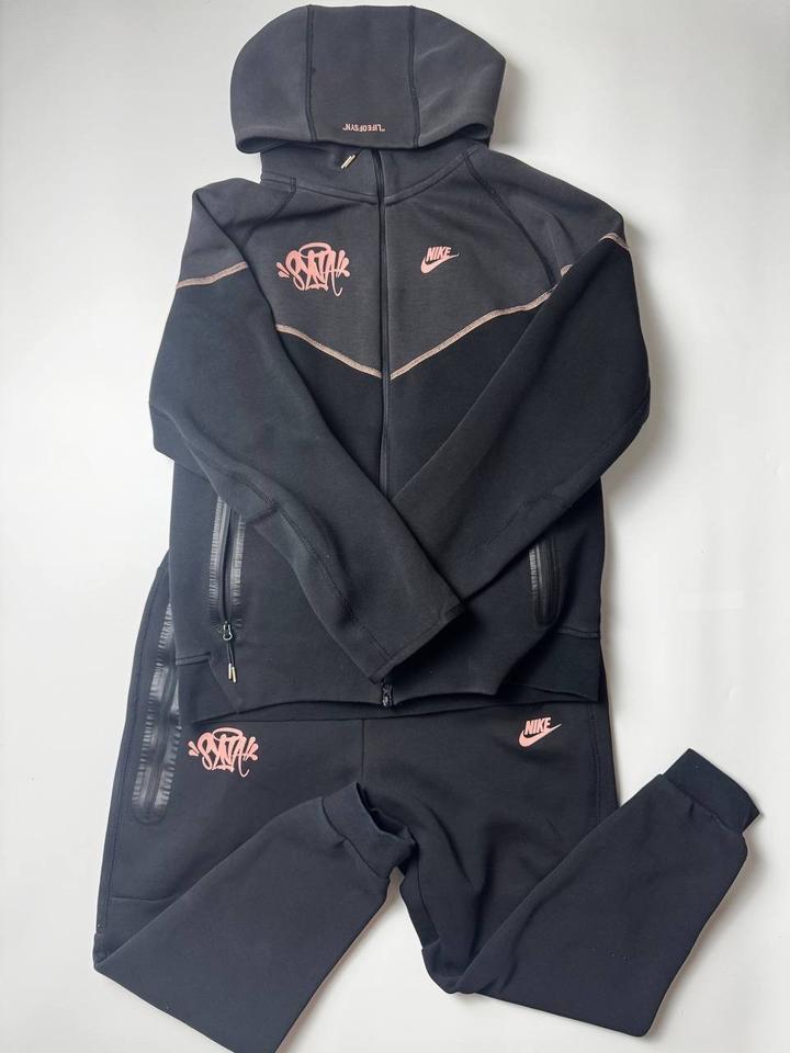 nike tech fleece x syna world