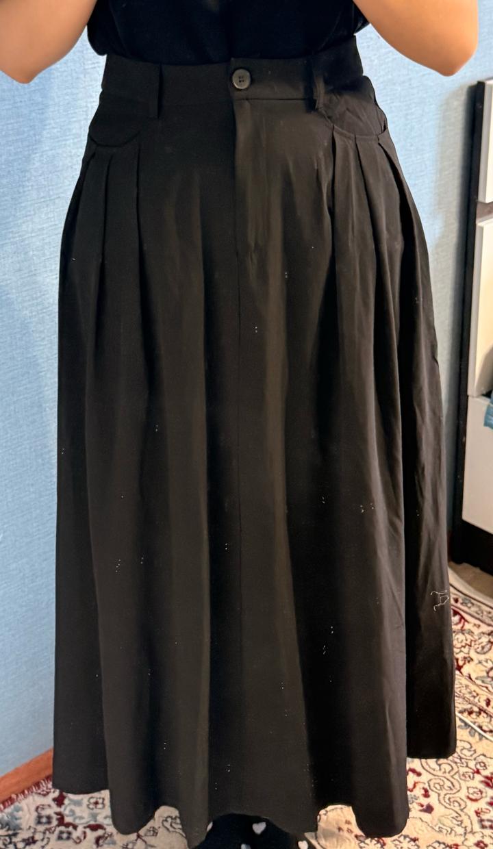 Длинная чёрная юбка