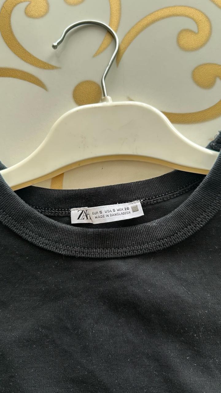 Базовая футболка Зара