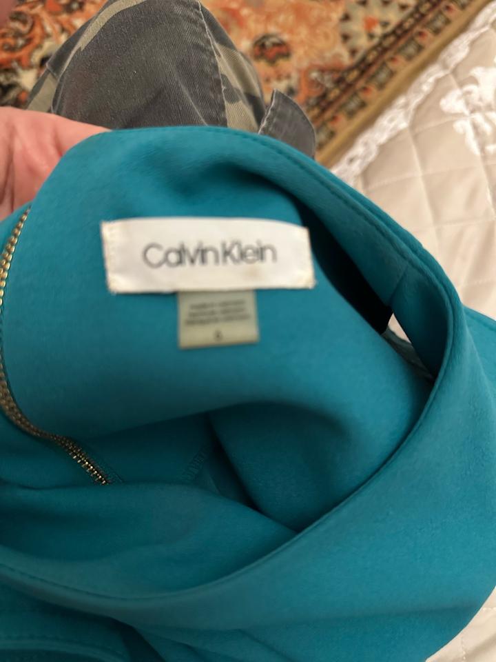 Яркое платье Calvin Klein. 44 размер