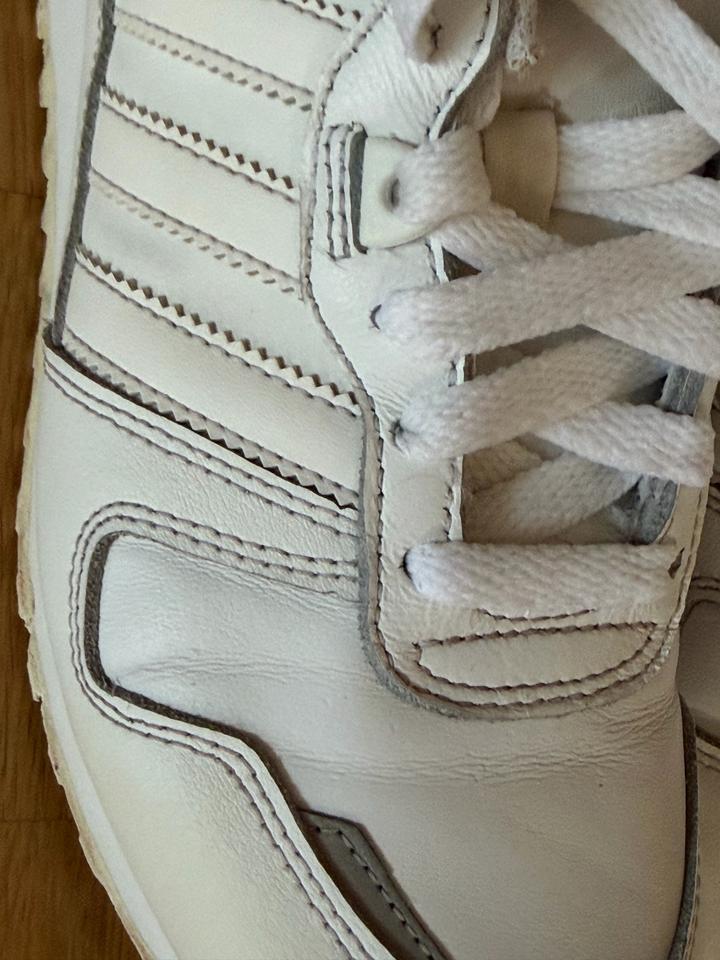 Кроссовки Adidas