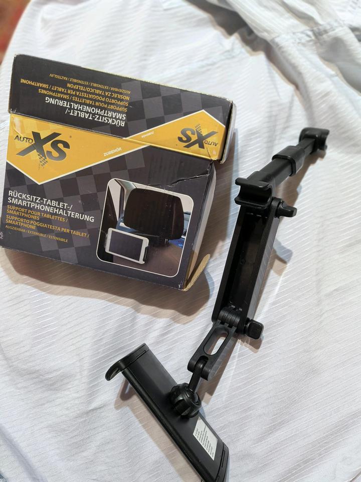 Автомобильный держатель для планшетов и телефонов (на подголовник)
