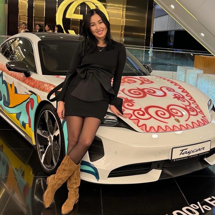 Черное платье