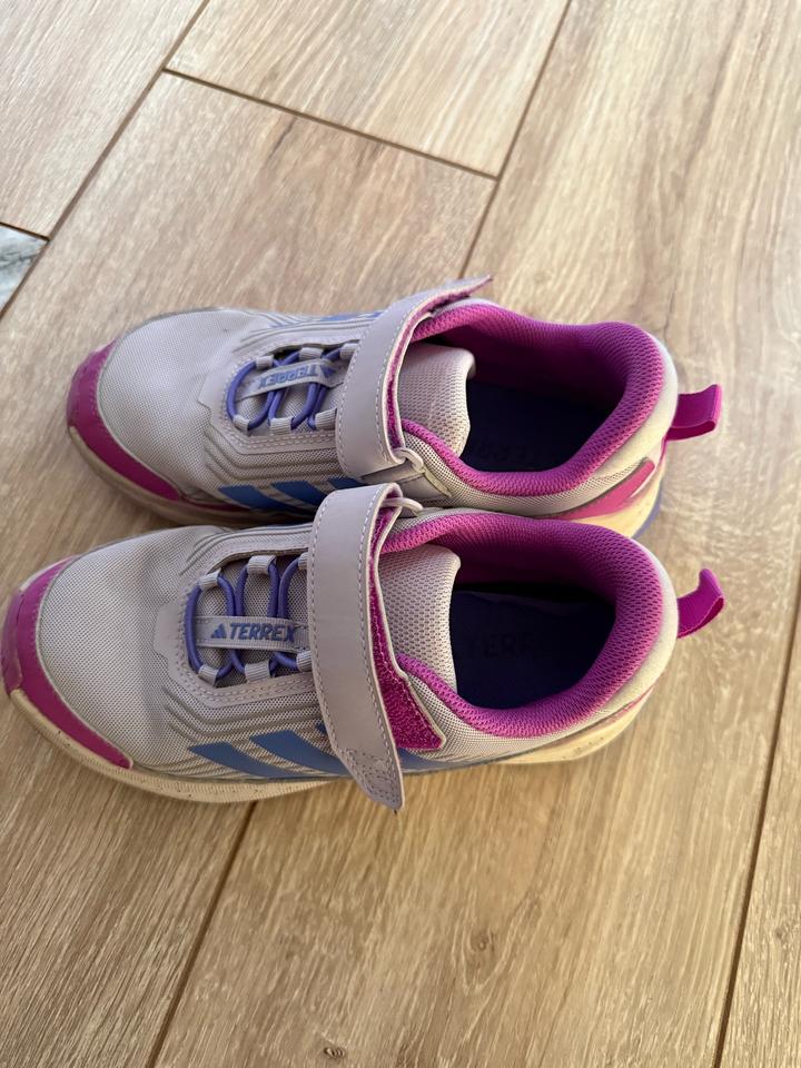 Кроссовки adidas 35 размер