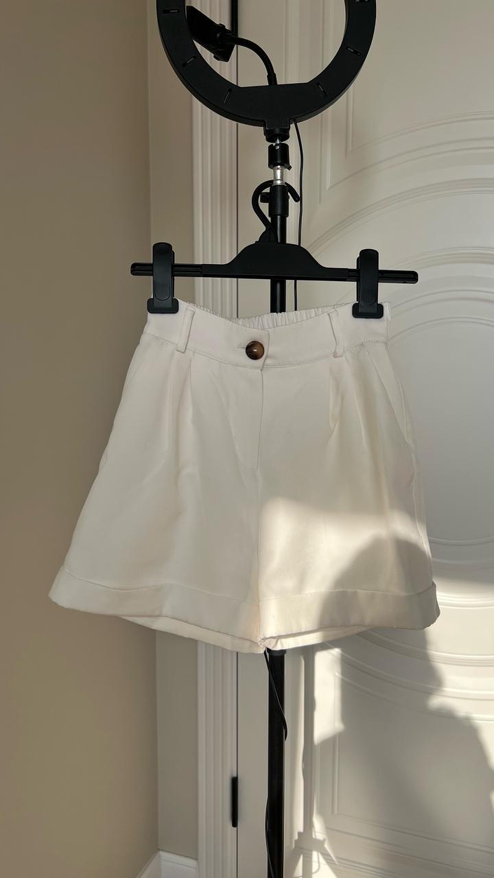 Шорты белые