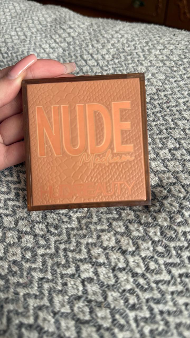 палетка Huda Beauty