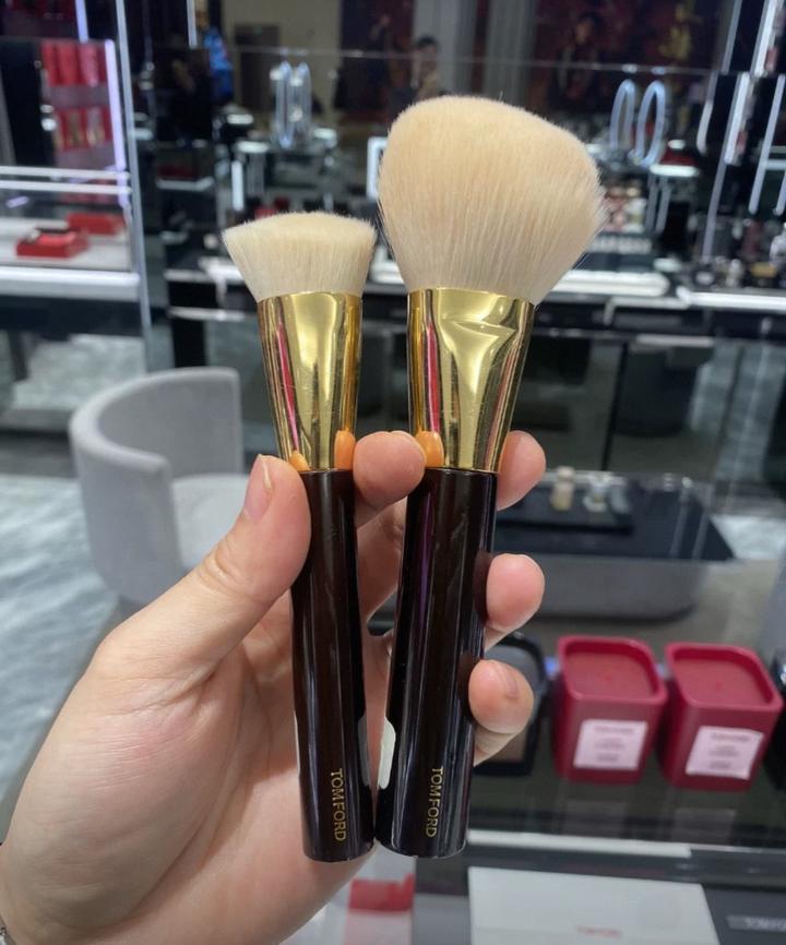 Косметичка и кисти Tom Ford