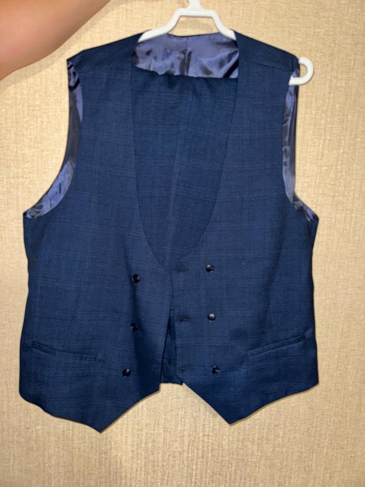 Мужской костюм в отличном состоянии