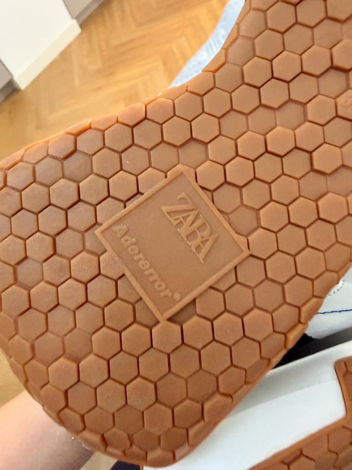 Дизайнерские кроссовки Zara