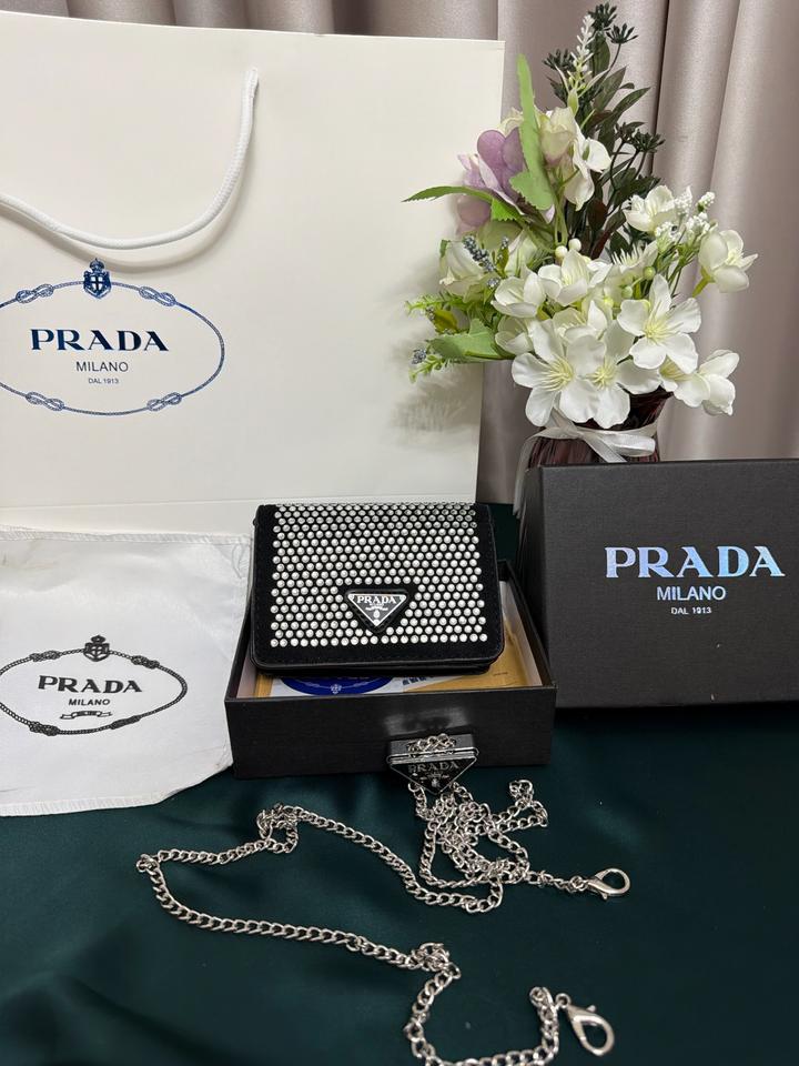 Мини сумочка от Prada