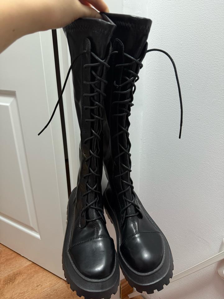 Сапоги на шнуровке длинные до колена