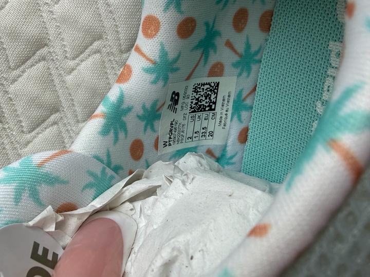 Кроссовки спортивные new balance
