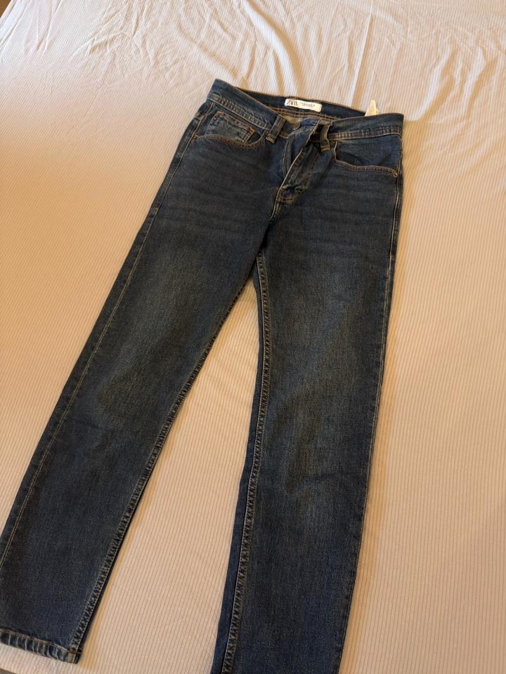 Прямые джинсы Zara