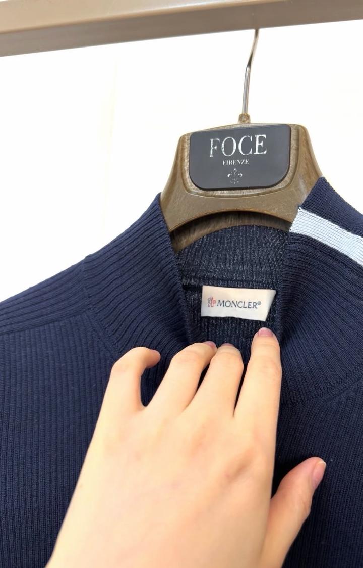 свитер монклер