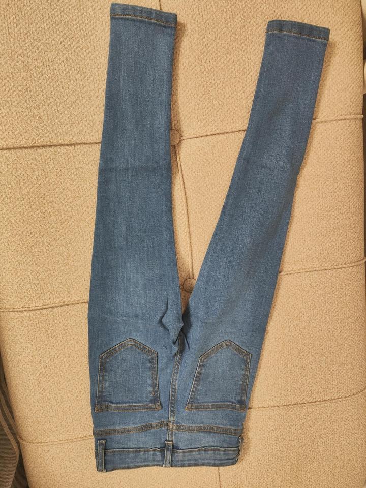 Джинсы Zara .