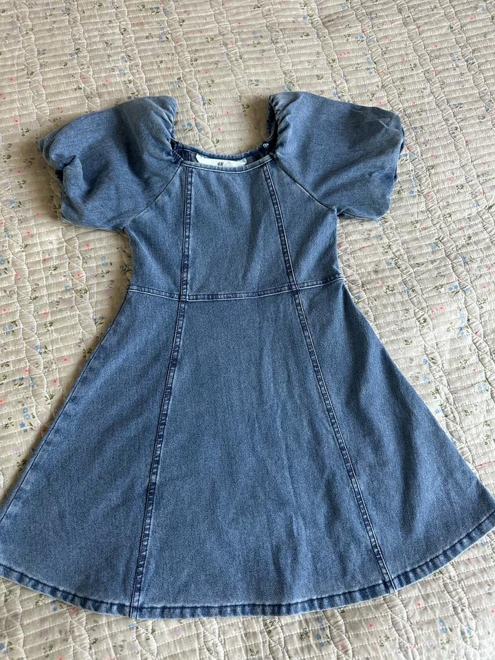 Джинсовое платье H&M на девочку 5-6 лет