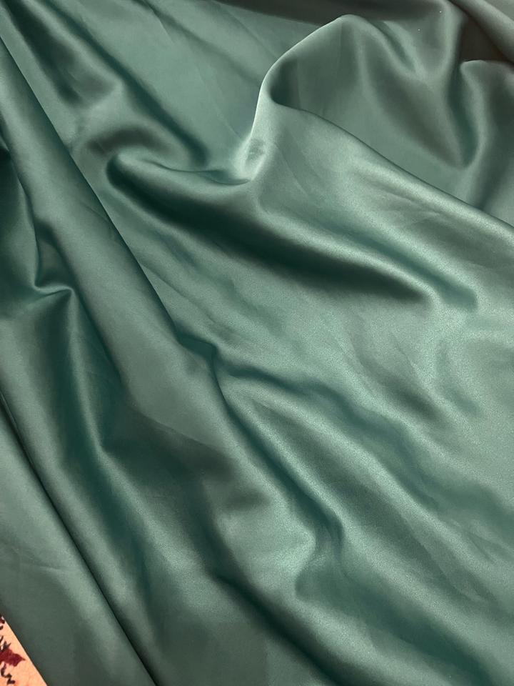 Платья