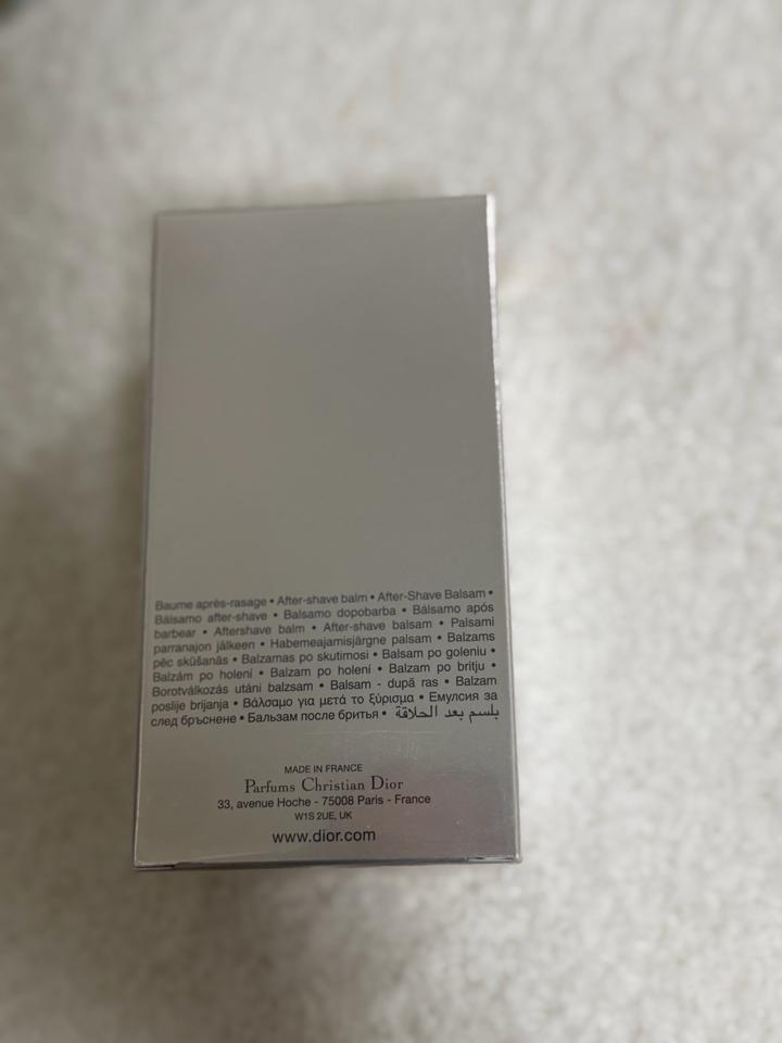Красивый фон для Dior Homme After-Shave Balm