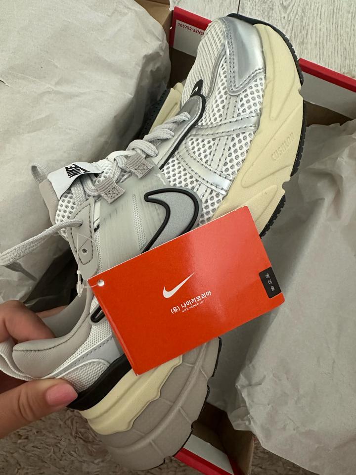 Кроссовки Nike V2K Run