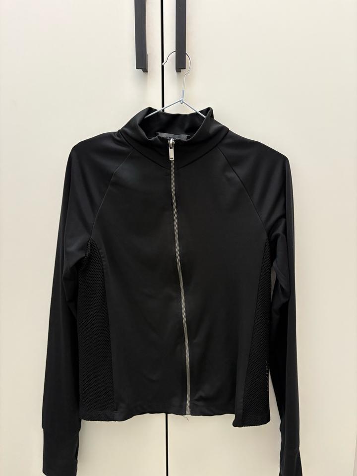 Спортивная кофта