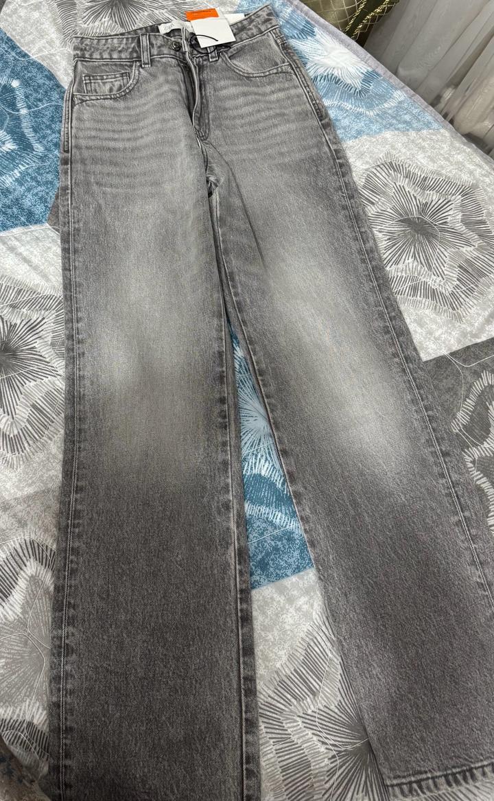 Серый джинсы от Zara