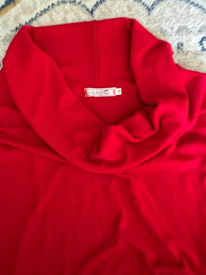 Красная кофточка