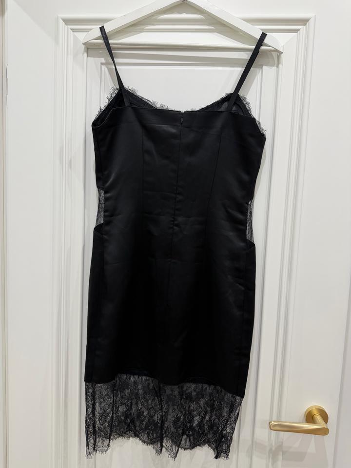 Платье с французским кружевом