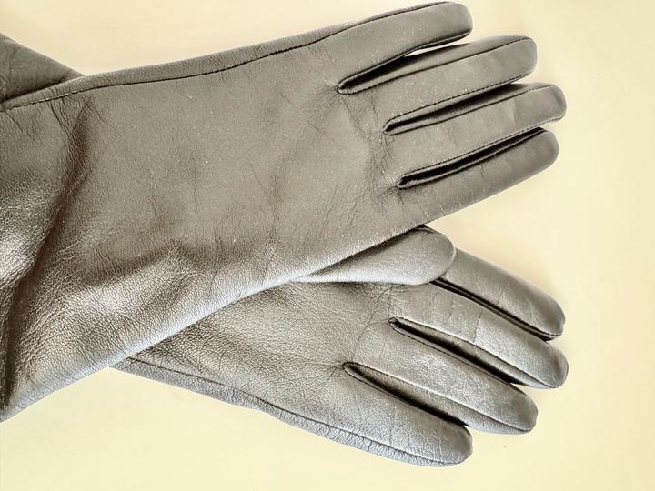 Кожаные перчатки женские