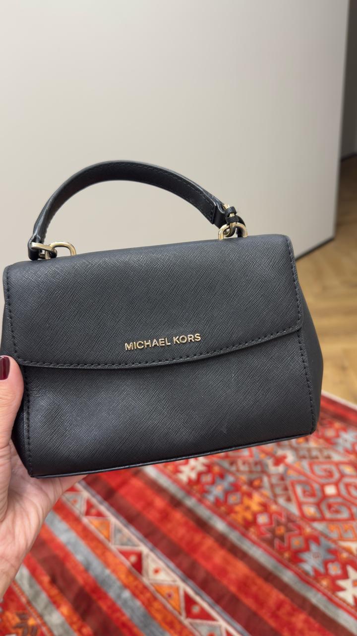 Черная сумка Michael Kors Ava mini