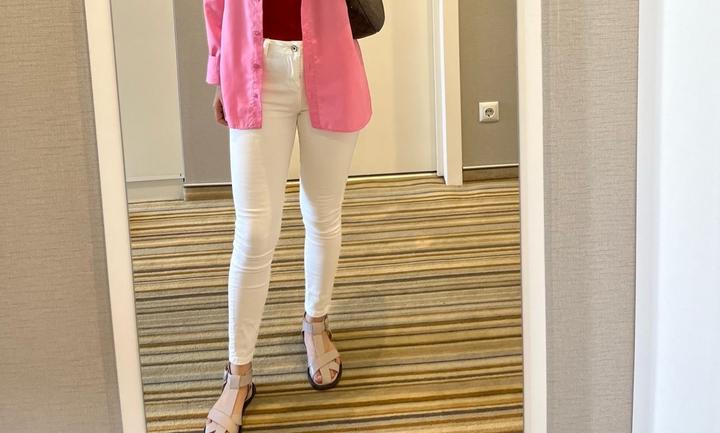 Белые джинсы