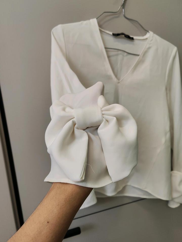 Блузка от Zara .