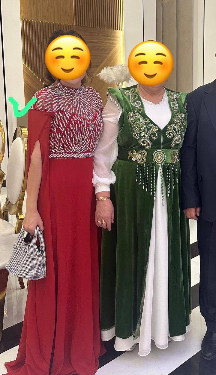 красный платье