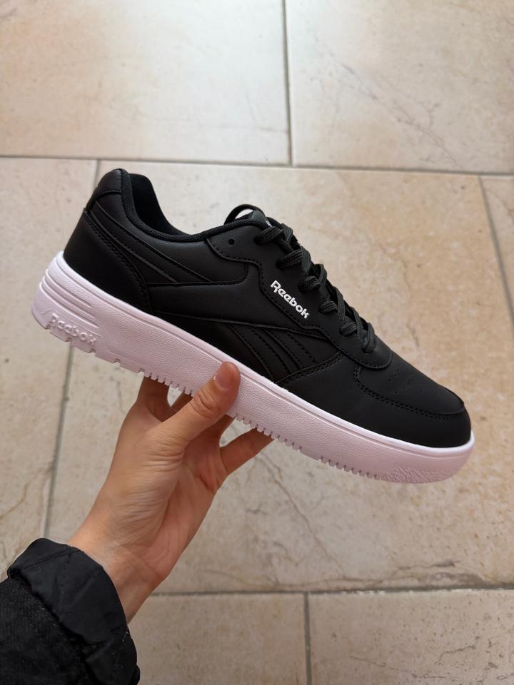 Женские кроссовки от Reebok