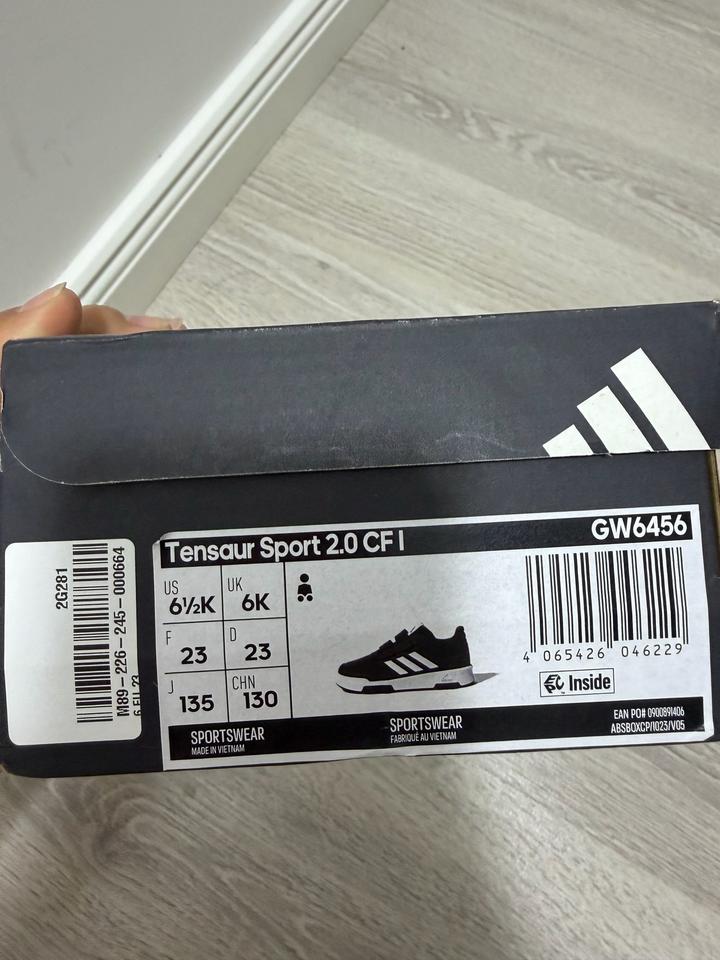 кроссовки адидас