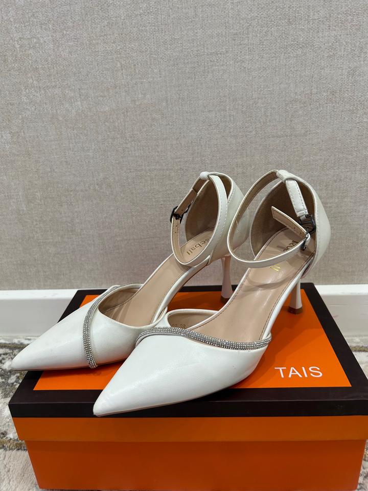 Белые туфли