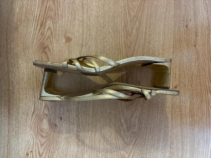 Босоножки Uterque