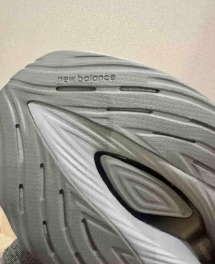 New balance кроссовки женские