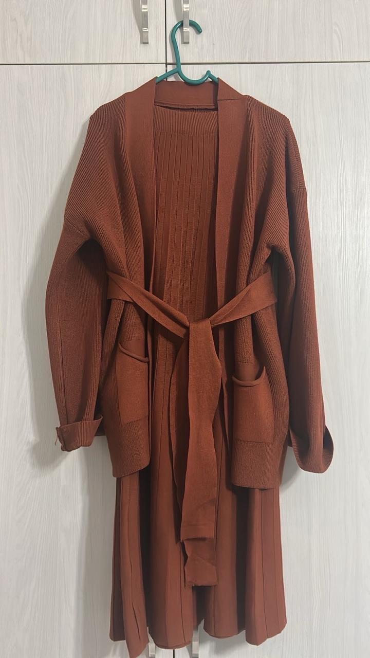 Костюм вязаный