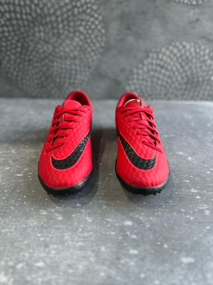 Сороконожки Nike Hypervenom