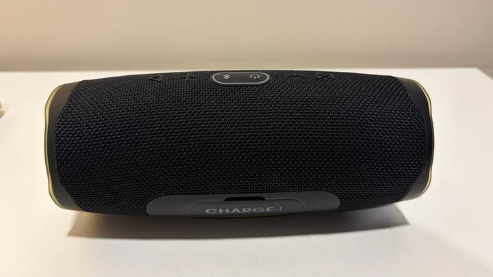 Портативная колонка JBL Charge 4
