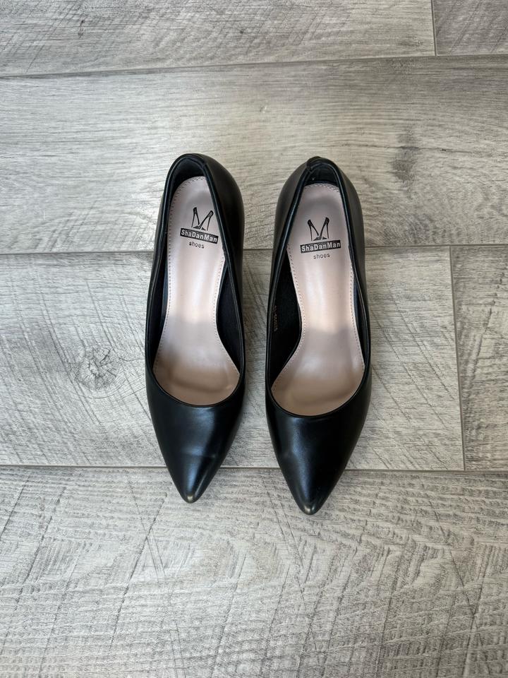 Черные туфли-лодочки