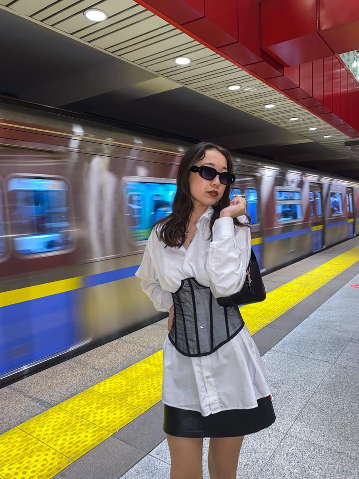 Чёрный корсет