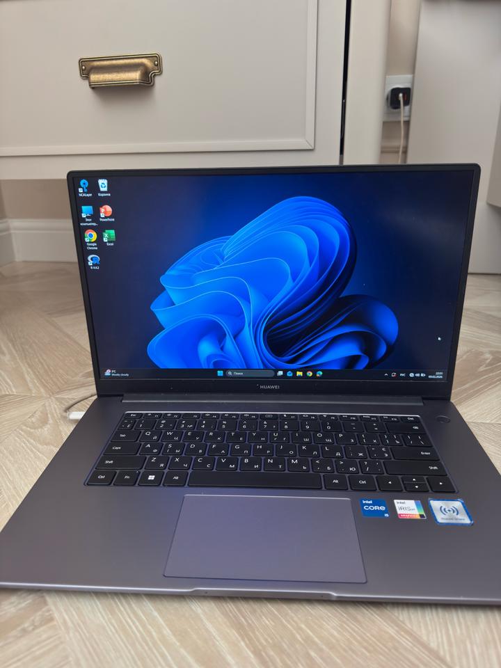 Ноутбук huawei 512GB 16д
